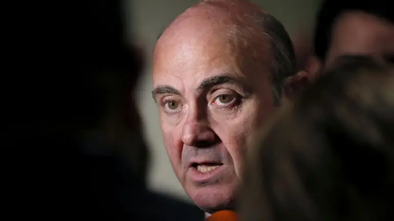 Guindos no pidió la compatibilidad para montar la consultora Equipo Económico 2004 tras salir del Gobierno