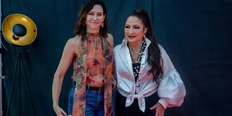 Ayuso gasta más de 7,5 millones en tres años en los conciertos y carrozas del Día de la Hispanidad