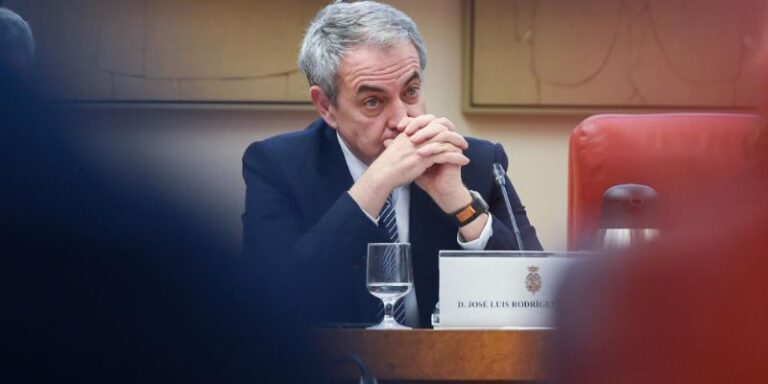 La querella de Hazte Oír contra Zapatero sigue el ‘modelo Peinado’: noticias en medios ultras e insinuaciones sin contrastar